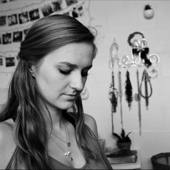 Meet your Posher, Anna - Picture 1 of 1